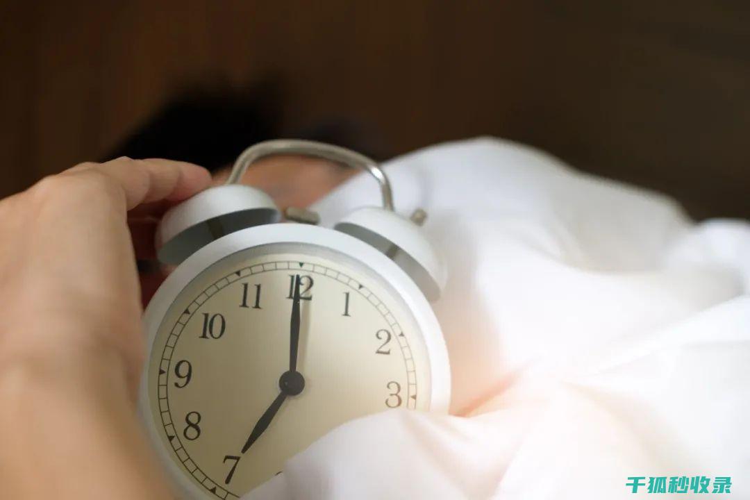 睡眠质量提升：从饮食、运动到心理调适的全方位攻略 (睡眠质量提升技巧)